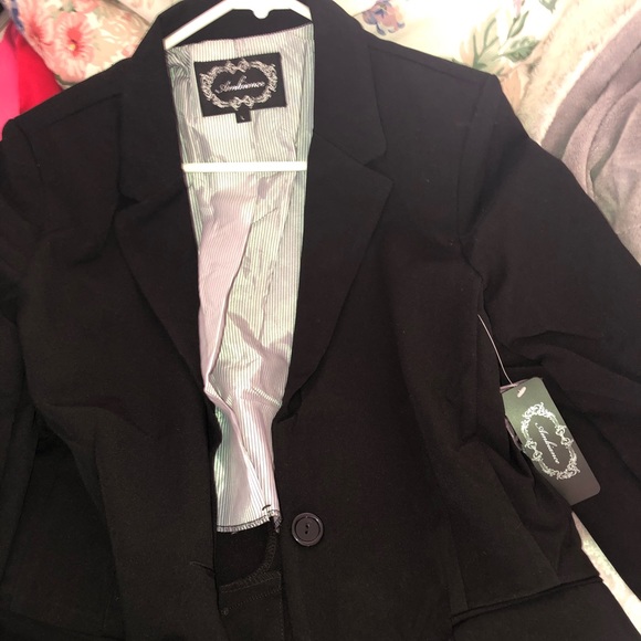 Blazer - Picture 1 of 4